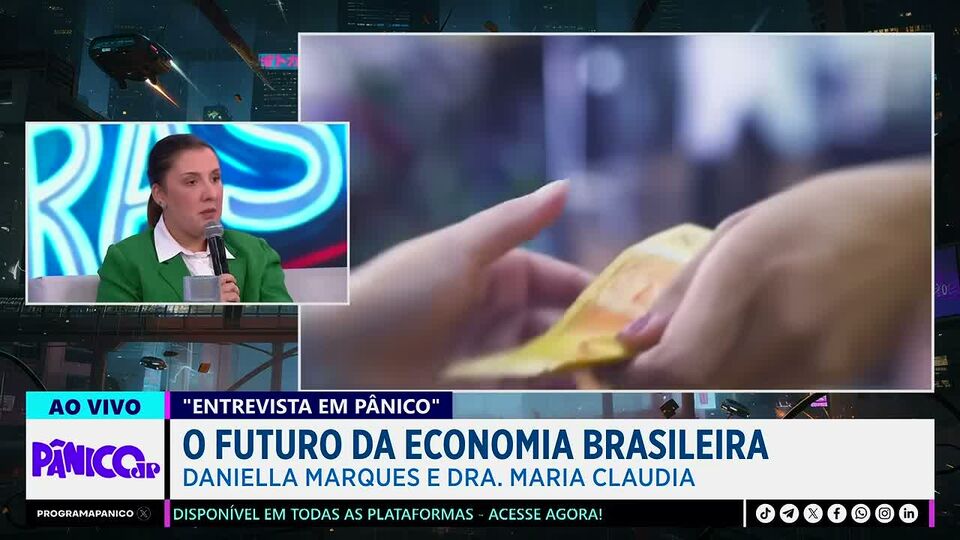 Daniella Marques no estúdio do Pânico, com a tarja “O futuro da economia brasileira”.